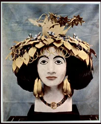 Sumerischer Kopfschmuck, getragen von Königin Shub-ad, entdeckt in Ur von Mr. C. Leonard Woolley und veröffentlicht in der Illustrated London News, 1928